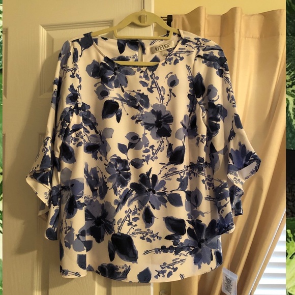 Kasper flutter sleeve floral top - Picture 2 of 5